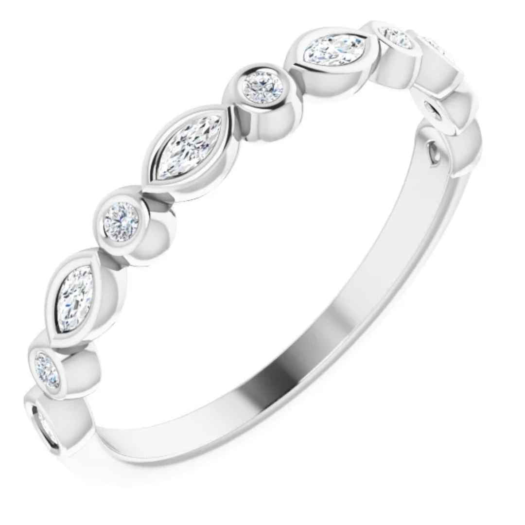 Women's 14K white gold diamond wedding ring