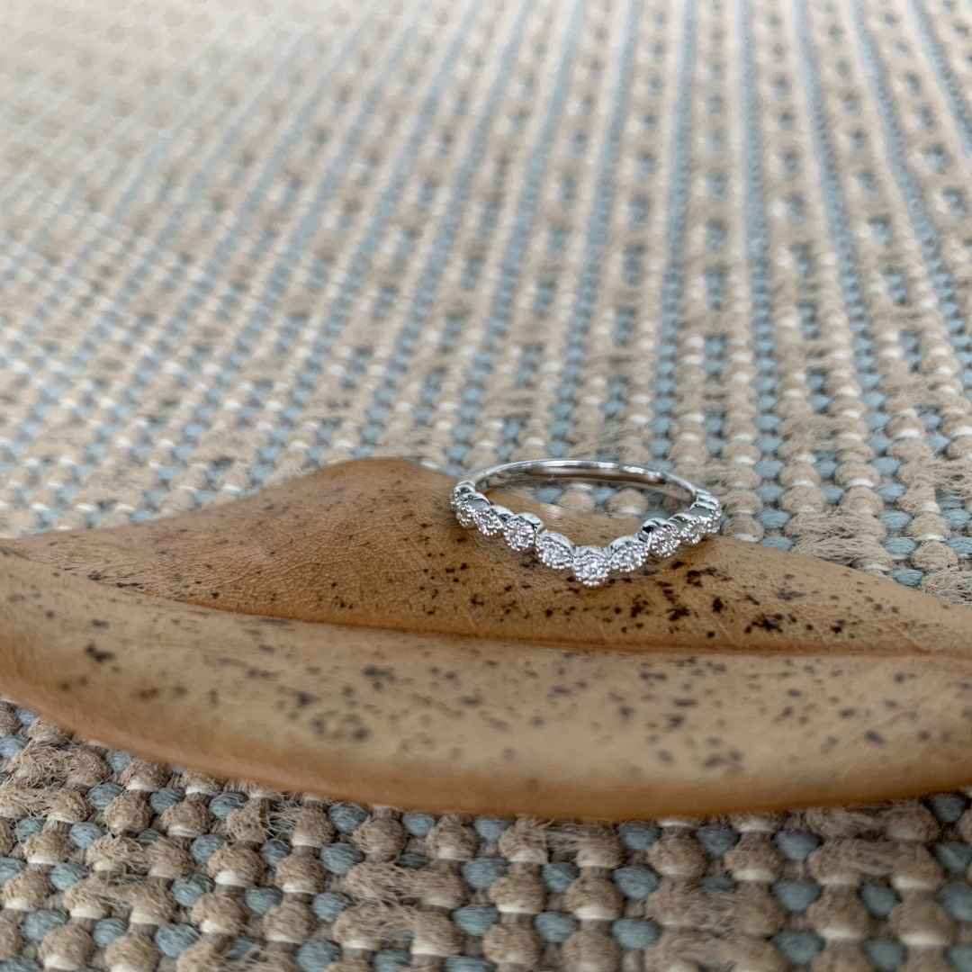 women's 14K gold vintage inspired wedding ring