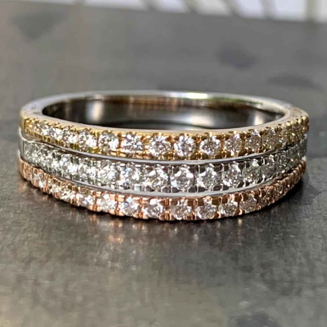 Women's tri-colored stacked diamond wedding ring
