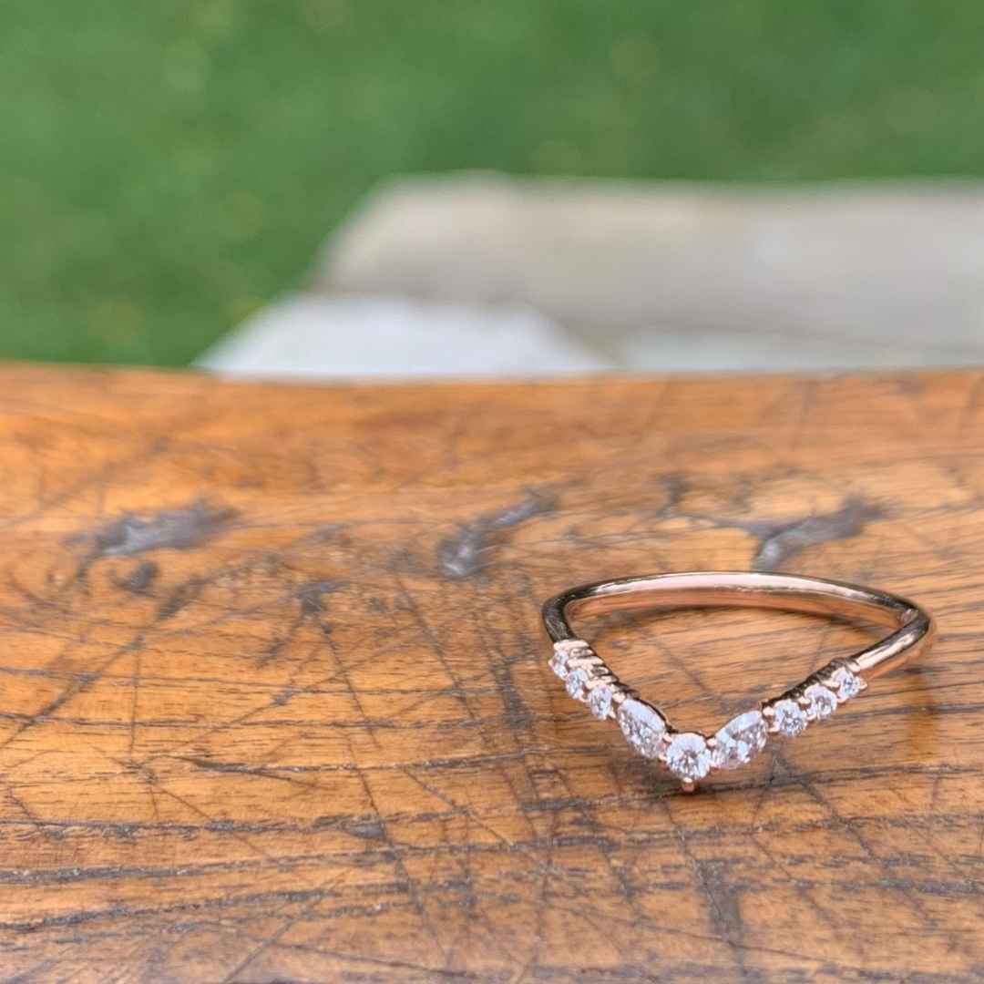 Women's 14K white gold "V" shape diamond wedding ring